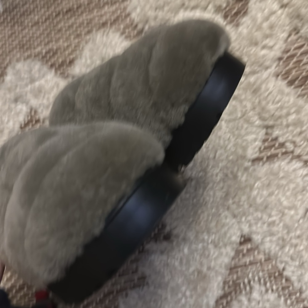 Ugg Slides Slippers Size 7 - image 4